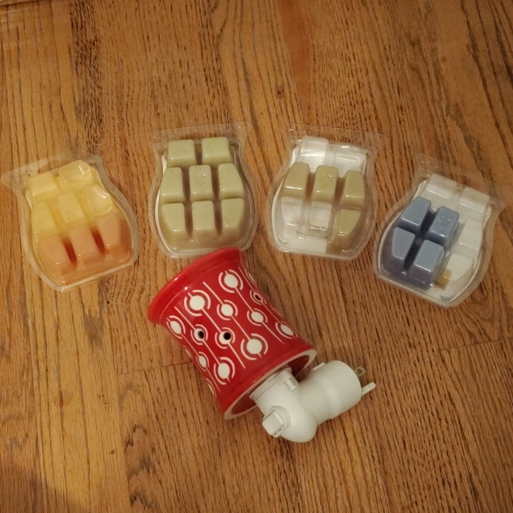 Scentsy Night Light Warmer & Bars